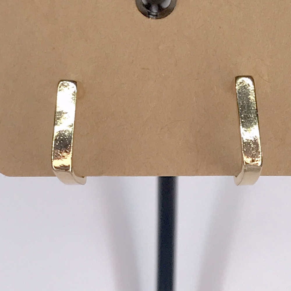 Fashion Jewelry Elegant Gold Hoop Earrings - Picture 2 of 5